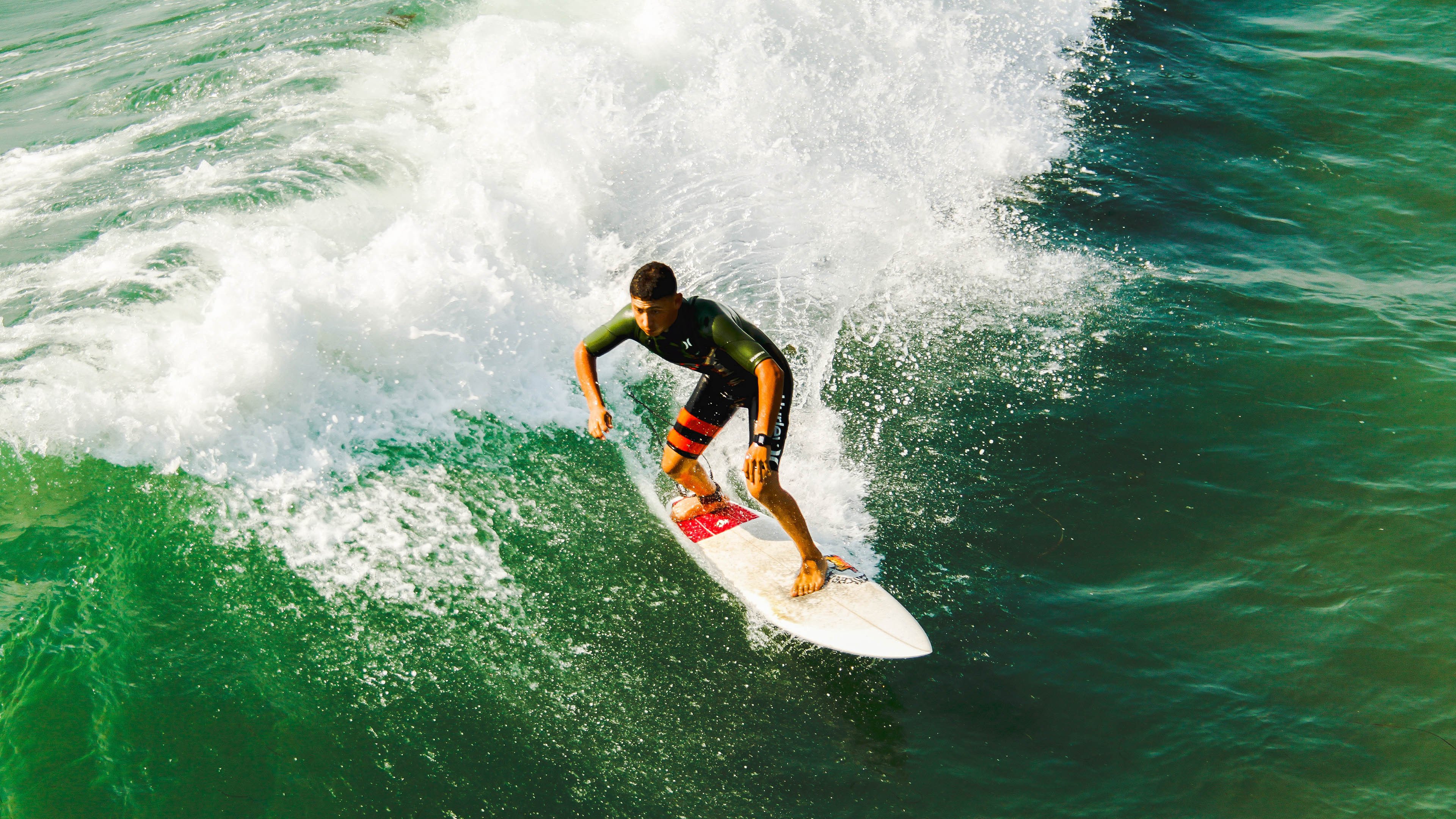 凯恩宣布解约条款明年启动，巴萨或成新东家选择，凯恩转会巴黎